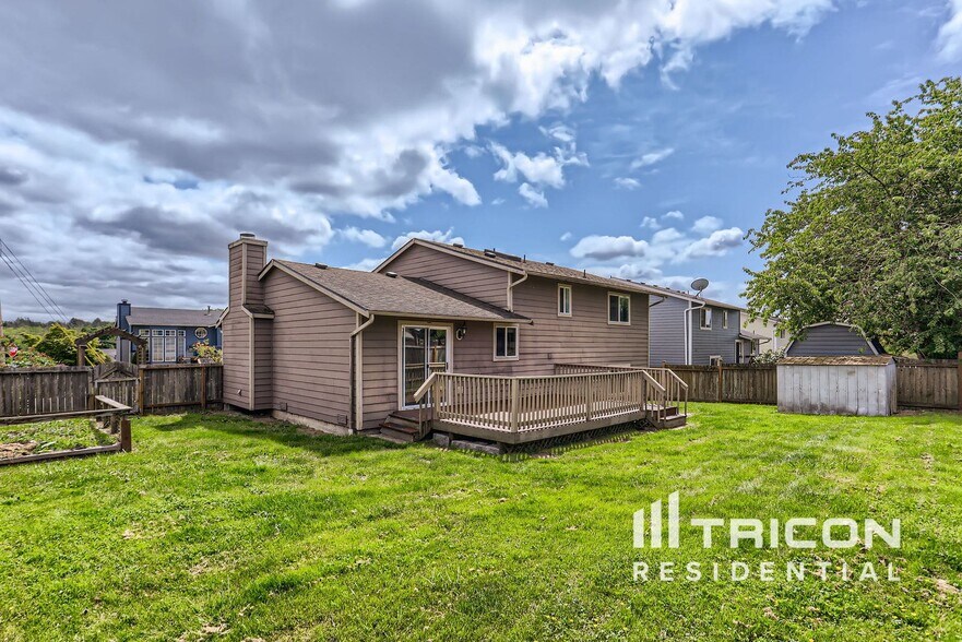 Building Photo - 27514 Country Pl NW