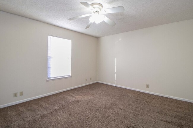 Building Photo - 108 Hickory Trace Rd