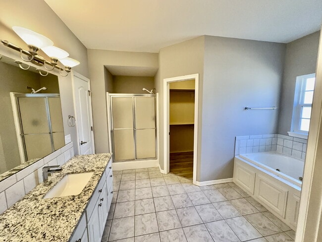 Building Photo - 3908 SW Hawthorne St