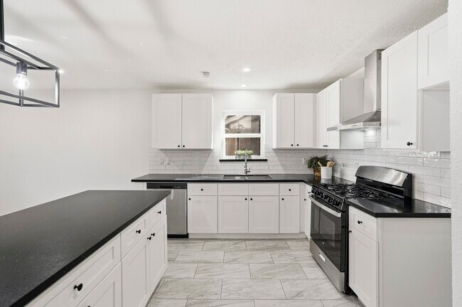 Building Photo - 23326 Briarcreek Blvd