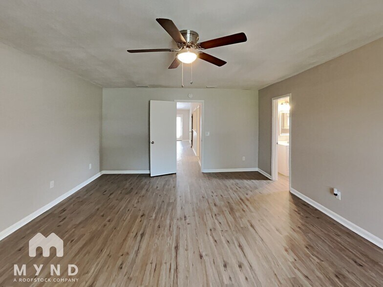 Building Photo - 5158 Sand Ridge Ct