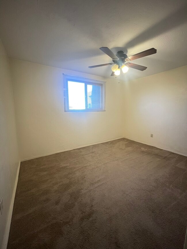 Building Photo - 3112 Colorado St NE