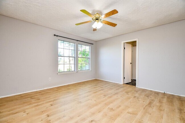 Building Photo - 1218 Briarmead Dr
