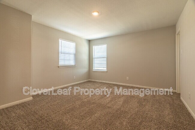 Building Photo - 9130 Bennett Frst