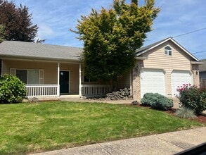 Building Photo - River Road Craftsman Style Home