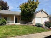 Building Photo - River Road Craftsman Style Home