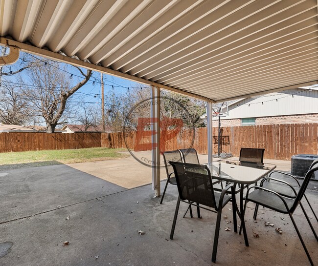 Building Photo - 6319 Wiethorn Dr