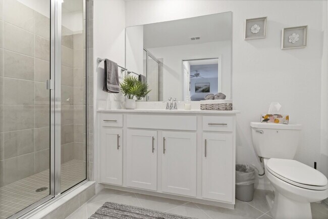 Building Photo - "Fully Furnished 2-Bed, 2-Bath Condo in Wellen Golf!"