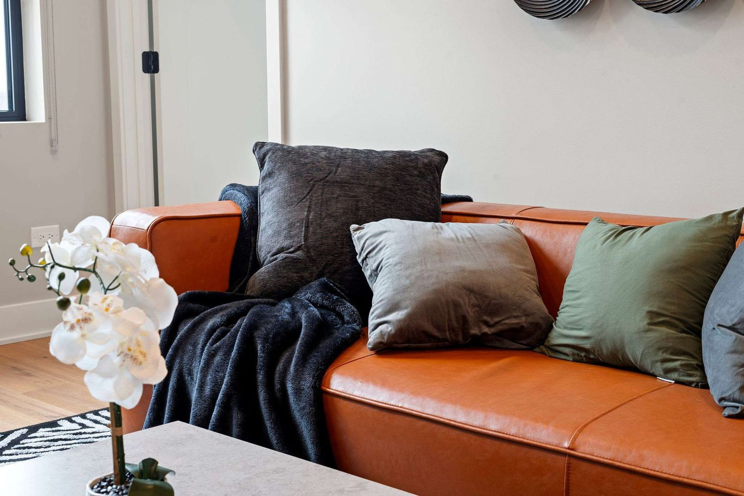 Building Photo - 6044 N Winthrop Ave