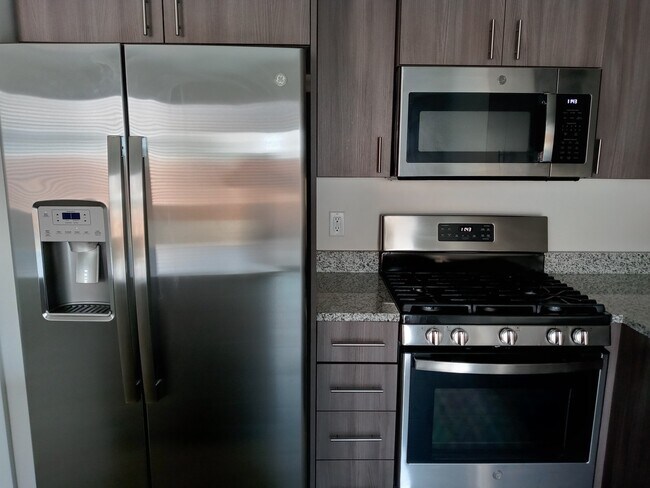 Building Photo - 1005 N Tortoise Rock Dr