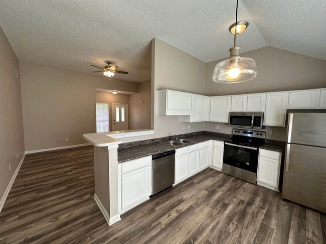 Building Photo - 3812 Clarion Dr