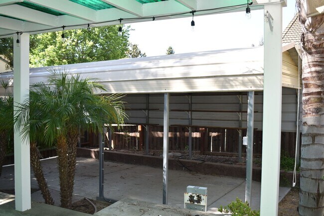 Building Photo - Browns Valley home with Boat and RV parking!