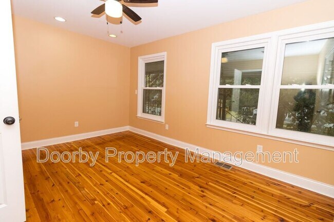 Building Photo - 1123 John Ross Rd