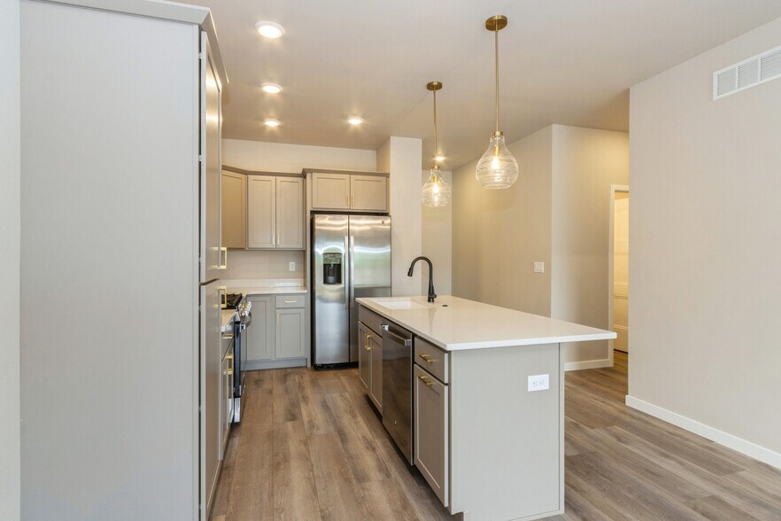 Building Photo - 1025 Switchgrass Ln