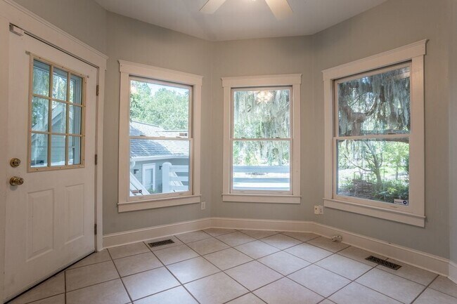 Building Photo - 136 Prescott Dr