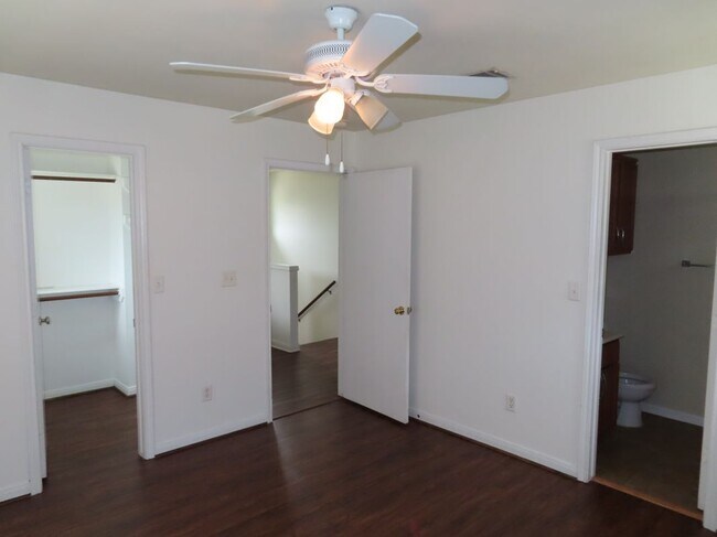 Building Photo - 4115 McFarland Dr