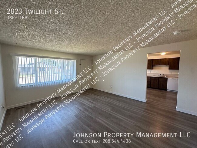 Building Photo - 2823 Twilight St