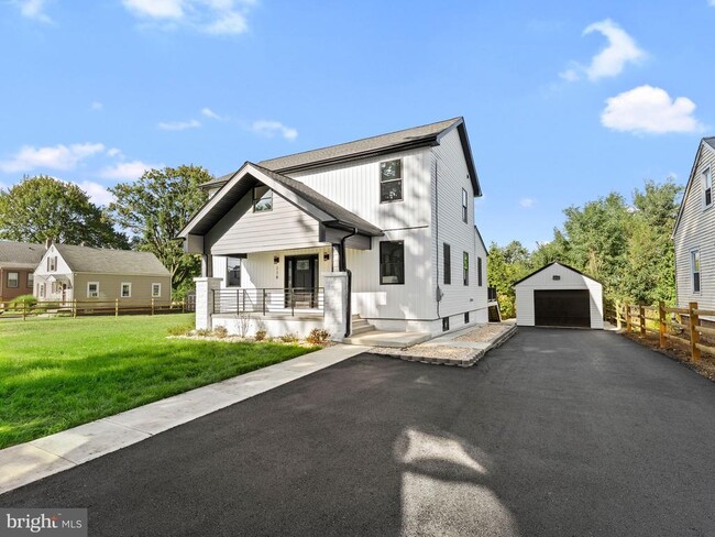 Primary Photo - 116 2nd St