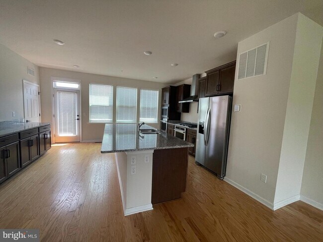 Building Photo - 103 Vaughn Dr Ext