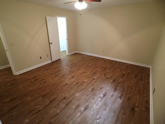 Building Photo - 5040 Woodland Dr NW