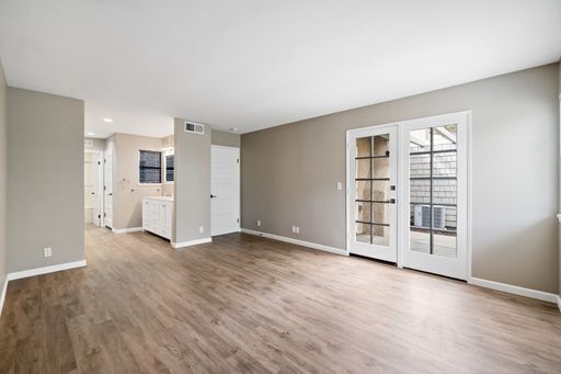 Building Photo - San Diego Desirable Del Cerro - Two Weeks Free - 3 bed / 2 bath Attached Home w Garage, Patio, an...