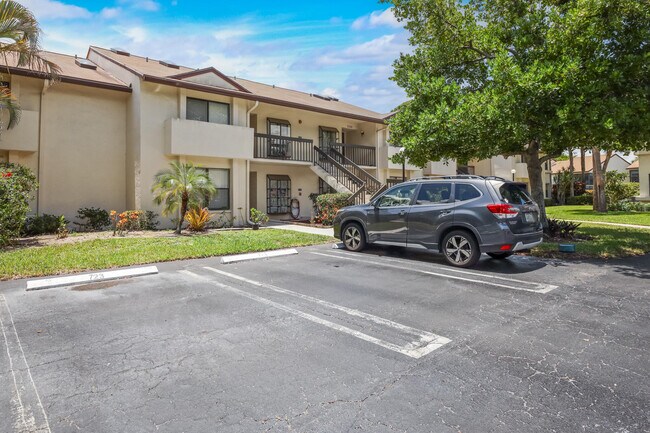 Building Photo - 3340 Lucerne Park Dr