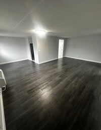 Building Photo - 120 Huntington Turnpike