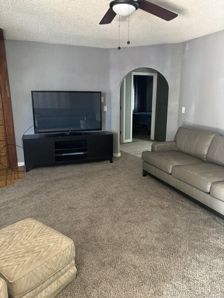 Building Photo - 8320 E Sommer Dr