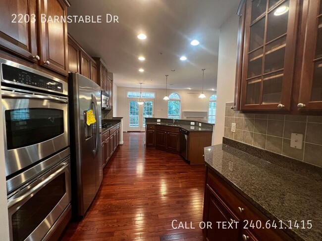 Building Photo - 2203 Barnstable Dr