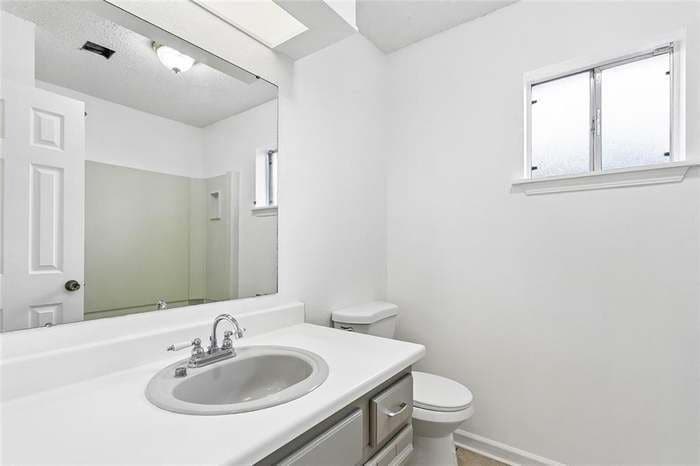 Building Photo - 202 Almond Creek Rd