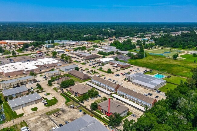 Building Photo - CONDO UNIT IN DENHAM SPRINGS