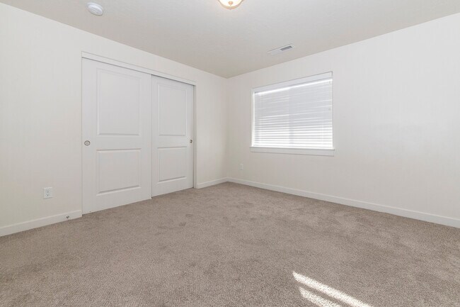 Building Photo - 10236 W Achillea St