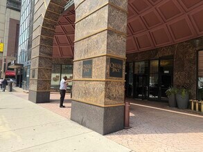 Building Photo - 10 E Ontario St