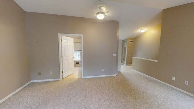 Building Photo - 834 S Main St