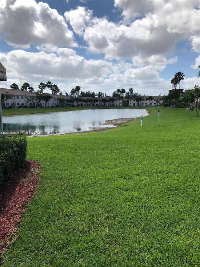 Building Photo - 1240 SE 31st Ct