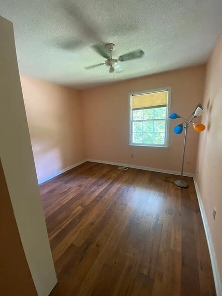 Building Photo - 1434 Al Seier Rd