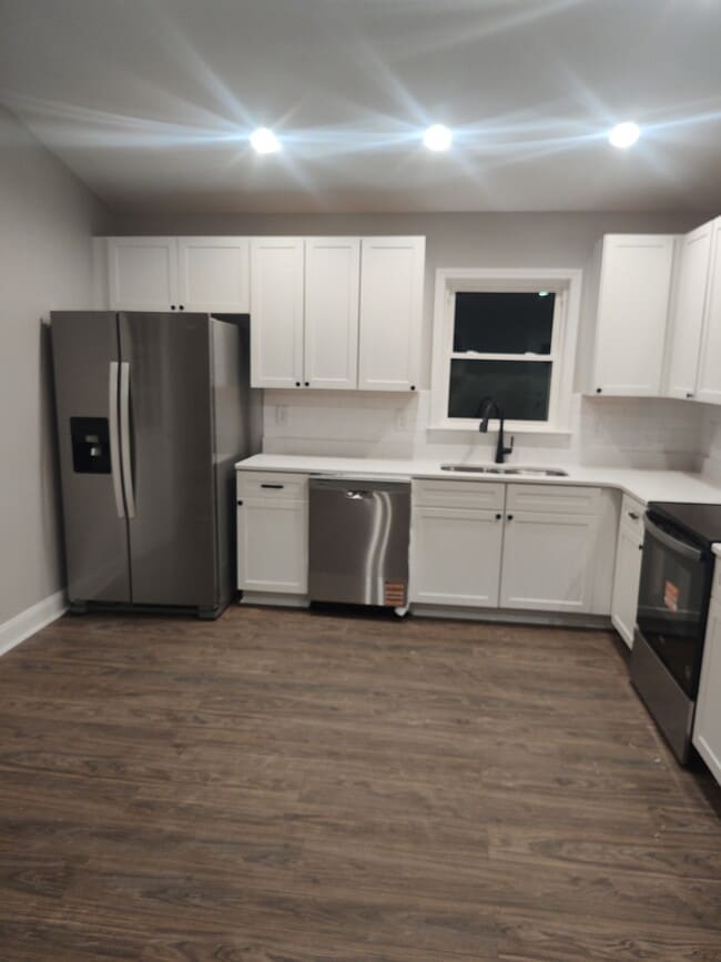 Building Photo - 976 Beck Rd