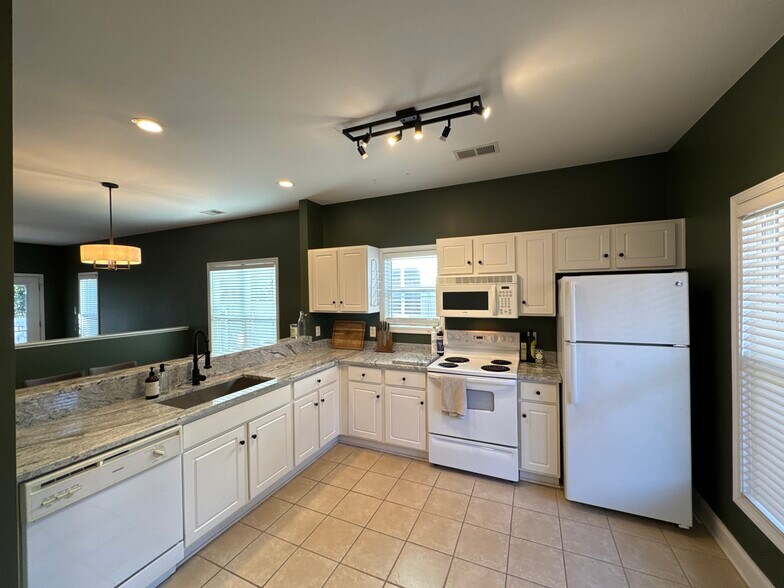 Building Photo - 1917 Wayne St