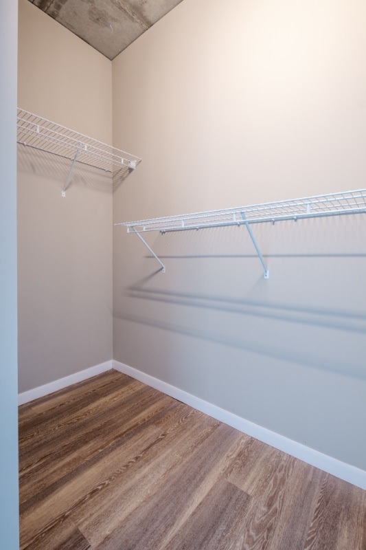 Building Photo - 932 W Washington Blvd