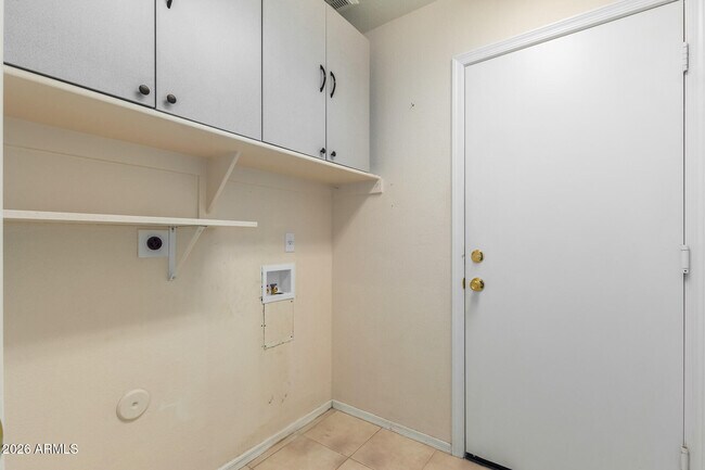 Building Photo - 6431 W Escuda Rd