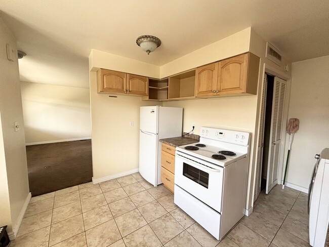 Building Photo - 2035 E 2700 S