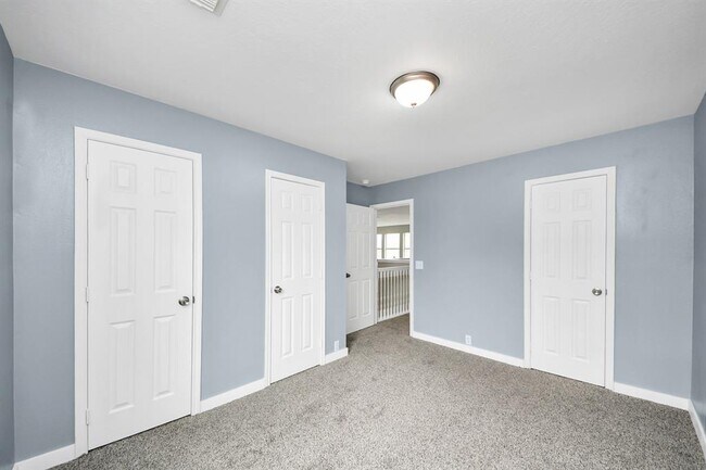 Building Photo - 2703 Edgewick Elm St