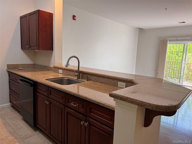 Building Photo - 935 Tower Ridge Cir