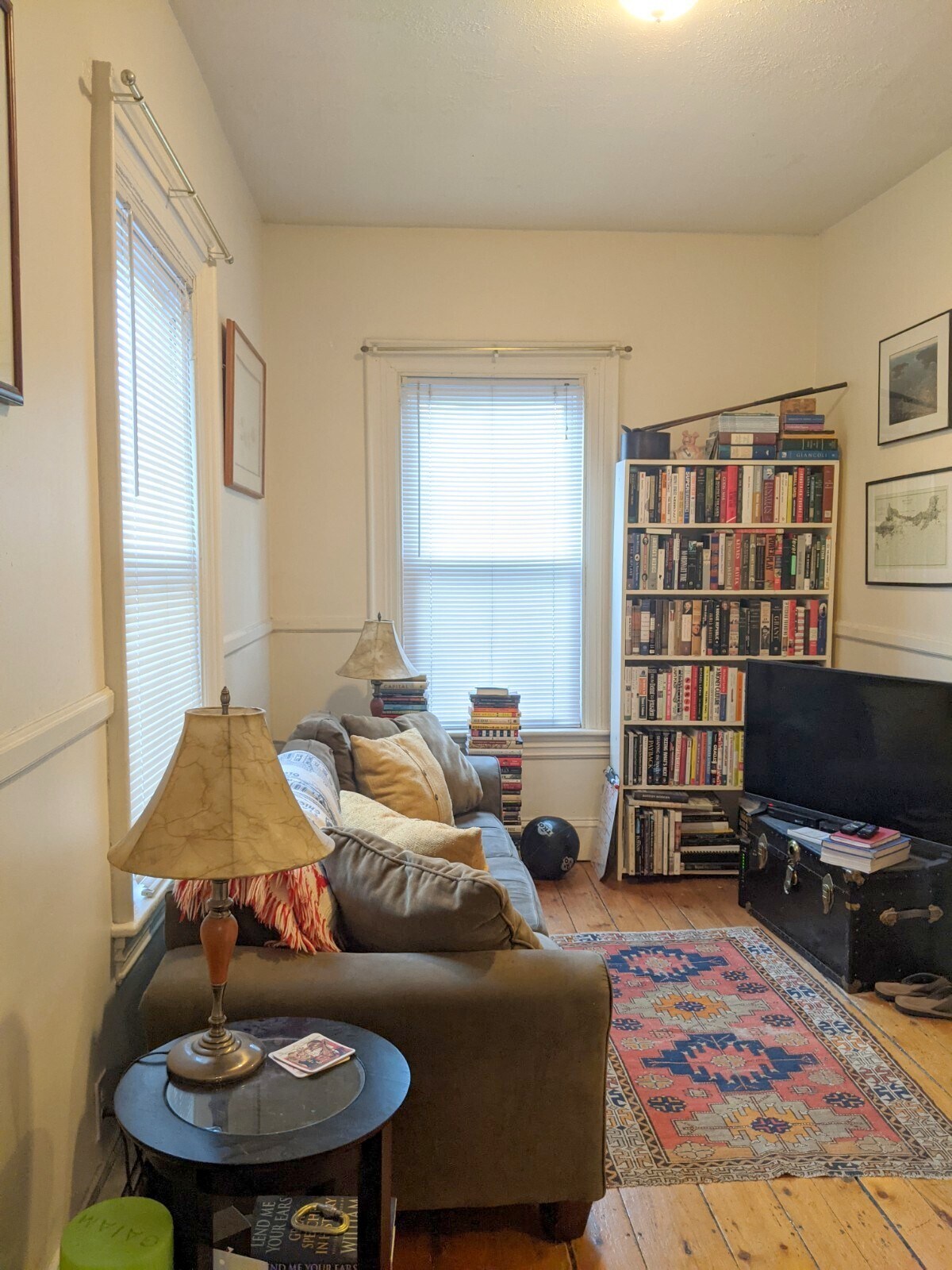 Building Photo - 2 Evergreen Sq