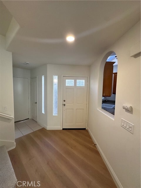 Building Photo - 2124 Camellia Ln