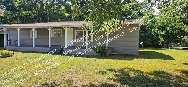 Building Photo - COMING SOON!  RENT TO OWN!  Renovated 3 Be...