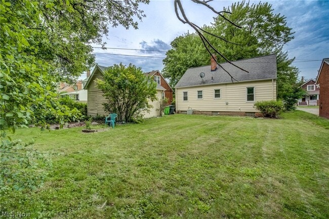 Building Photo - 1343 Victory Dr