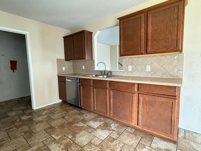 Building Photo - 813 Draco Dr