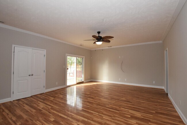 Building Photo - 109 Canyon Ct