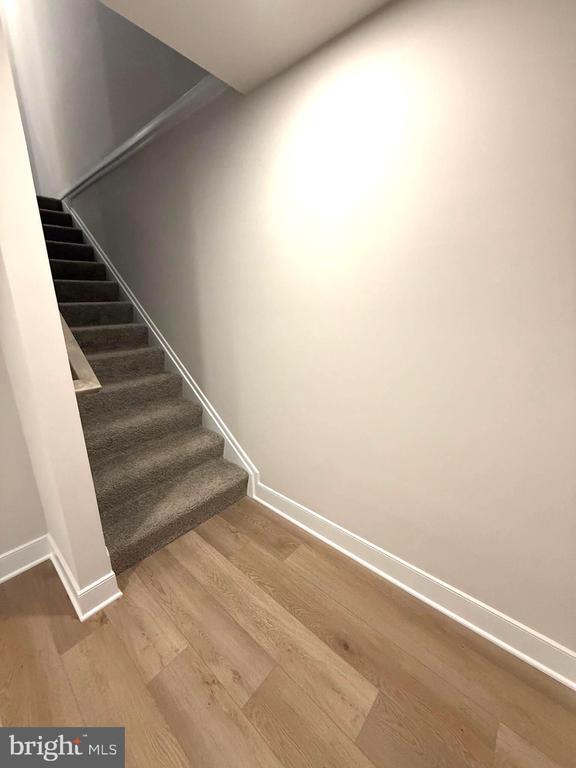 Building Photo - 4133 Ridgeview Ave